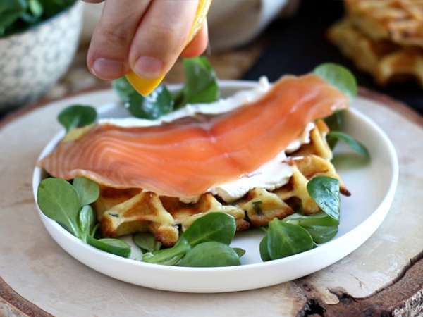 Wafel kentang - Sandwich wafel dengan salmon asap dan fromage frais - Persiapan langkah 7