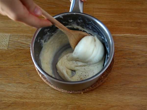 Pancake dengan saus béchamel, keju, dan ham - Persiapan langkah 7