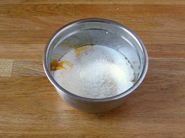 Puding kelapa dalam microwave dalam 8 menit - Persiapan langkah 2