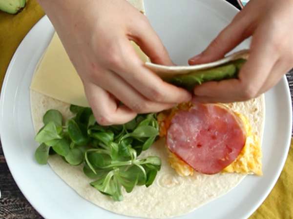 Bungkus panggang ala brunch - Tortilla Wrap Hack - Persiapan langkah 4
