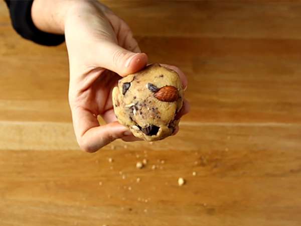 Kue kering cokelat, kacang, dan almond - Persiapan langkah 3