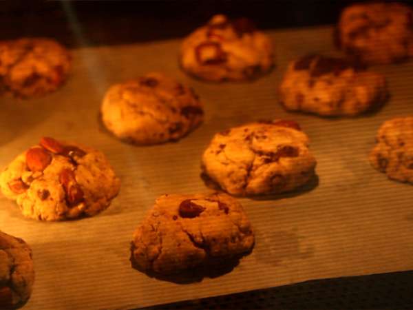 Kue kering cokelat, kacang, dan almond - Persiapan langkah 4