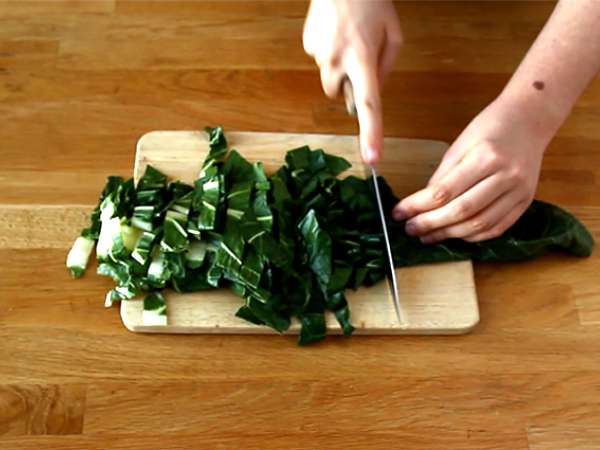 Sup Afrika: tomat, kacang tanah, dan lobak - Sup Kacang Afrika - Persiapan langkah 1