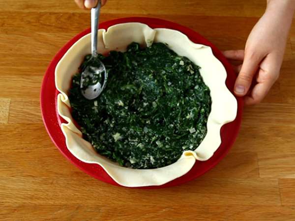 Bayam, ricotta, dan pai telur - Torta Pasqualina dari Italia - Persiapan langkah 4