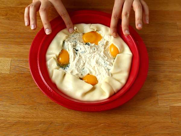 Bayam, ricotta, dan pai telur - Torta Pasqualina dari Italia - Persiapan langkah 6