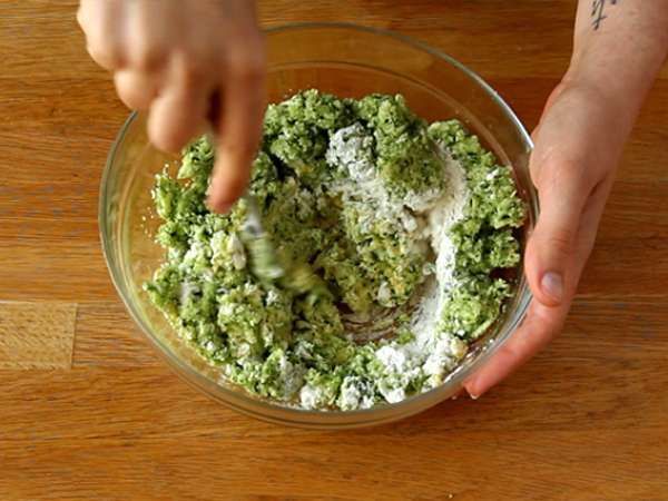 Roti cukini dan roti feta - Persiapan langkah 4