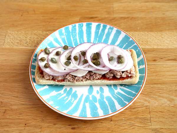 Tuna, tomat, dan panini caper - Persiapan langkah 3