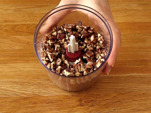 Brawnie - Brownies kurma mentah - Persiapan langkah 1