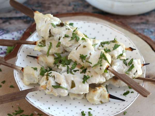 Tusuk sate ayam yang dibumbui dengan saus yoghurt/lemon - Persiapan langkah 4