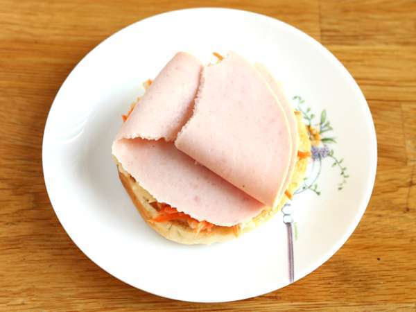 Sandwich bagel kalkun, selada kol, telur rebus - Persiapan langkah 2