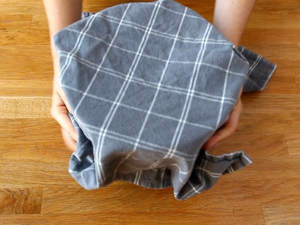 Pancake Turki yang diisi dengan feta, lemon, dan peterseli - Gözleme - Persiapan langkah 3