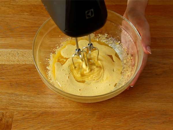 Kue cokelat ajaib - Persiapan langkah 1