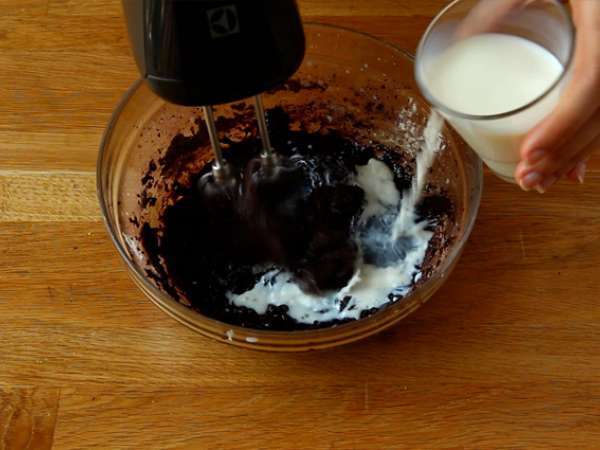 Kue cokelat ajaib - Persiapan langkah 2