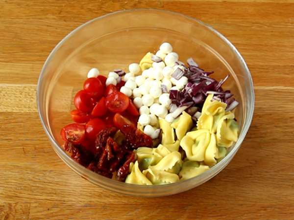 Tortellini dan salad pesto - Persiapan langkah 2