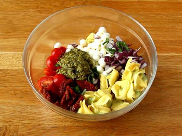 Tortellini dan salad pesto - Persiapan langkah 3