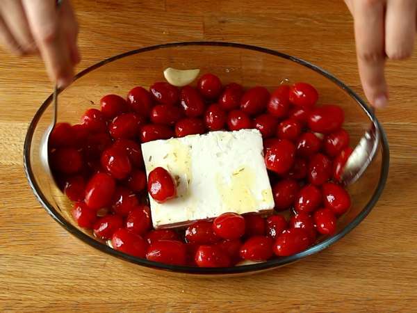 Tagliatelle tomat ceri feta - pasta feta panggang - Persiapan langkah 3