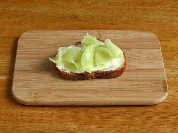 Sandwich keju krim mentimun dan lobak - Persiapan langkah 2