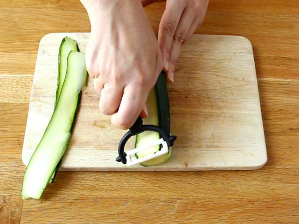 Cukini dan salmon asap gulung - Persiapan langkah 1