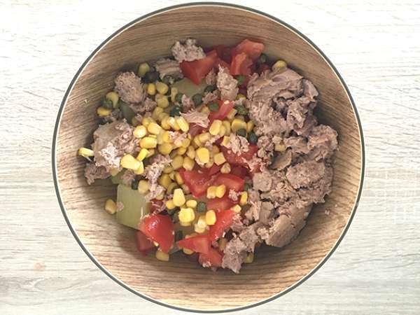 Kentang, tuna, dan salad tomat - Persiapan langkah 2