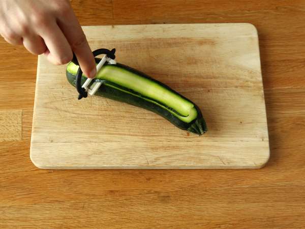 Gulungan cukini dan sarden - Persiapan langkah 1