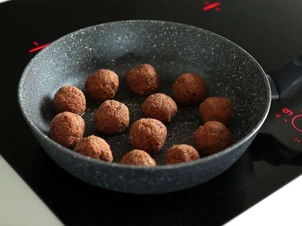 Bakso seitan vegetarian dengan saus tomat - Persiapan langkah 4