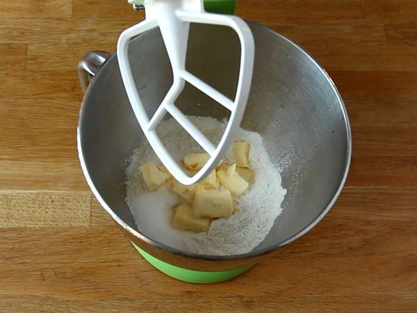 Tart persik dan rosemary pedesaan - Persiapan langkah 1