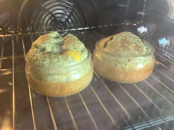 Telur cocotte dengan pesto - Persiapan langkah 3