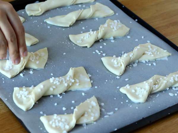 Puff pastry yang dipadukan dengan krim pastry vanila - Persiapan langkah 7