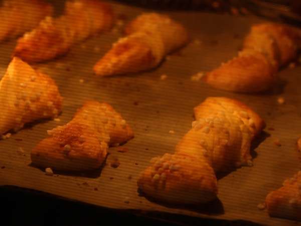 Puff pastry yang dipadukan dengan krim pastry vanila - Persiapan langkah 8