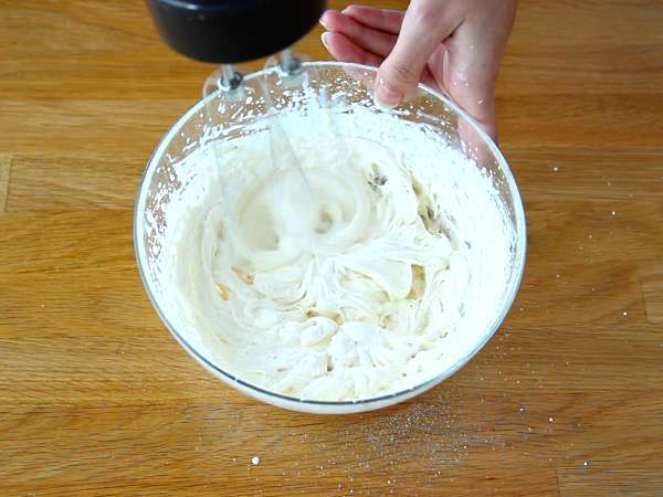 Kue tart pohon Natal: satu-satunya resep yang bisa menggantikan batang kayu! - Persiapan langkah 7