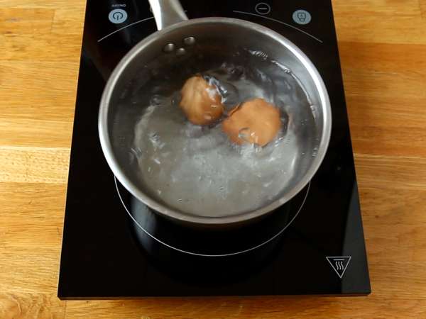 Bagaimana Anda memasak telur rebus? - Persiapan langkah 2