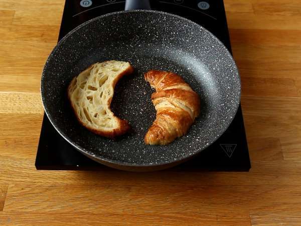 Raclette croissant sandwich untuk makan siang yang lezat! - Persiapan langkah 3