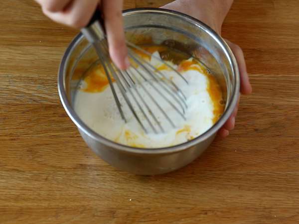 Microwave flan: hidangan penutup ekspres di menit-menit terakhir - Persiapan langkah 2