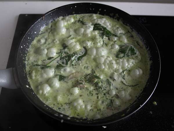 Turnovers diisi dengan jamur dan bayam - Persiapan langkah 1