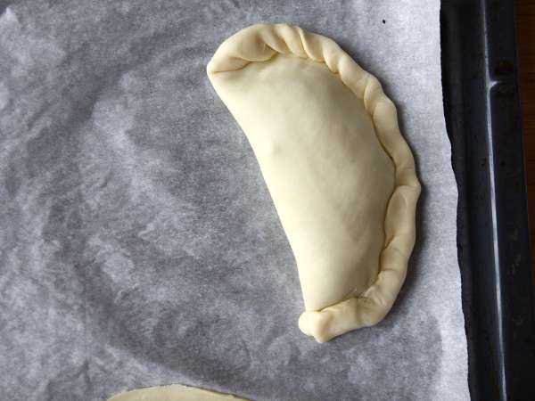 Turnovers diisi dengan jamur dan bayam - Persiapan langkah 4