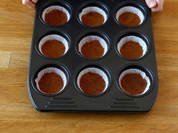 Kue keju tanpa panggang dengan biskuit speculoos - Persiapan langkah 2