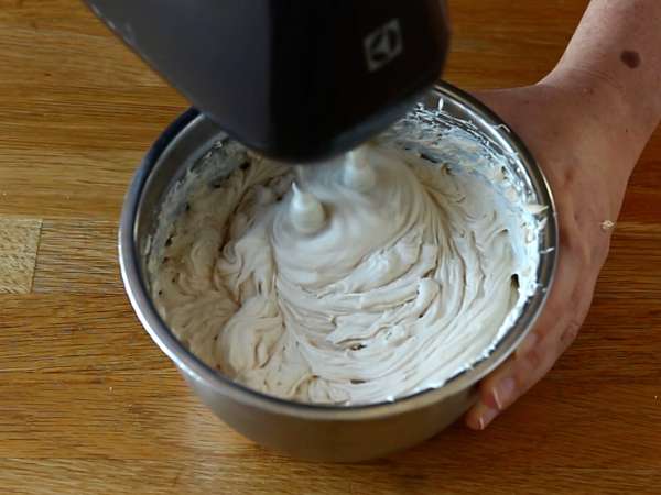 Kue keju tanpa panggang dengan biskuit speculoos - Persiapan langkah 3