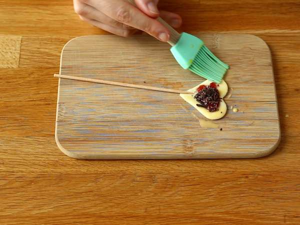 Hati puff pastry ekstra renyah dengan raspberry dan pai cokelat - Persiapan langkah 4