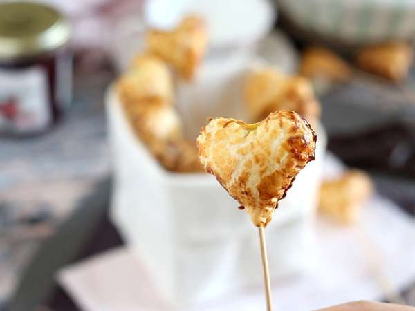 Hati puff pastry ekstra renyah dengan raspberry dan pai cokelat - Persiapan langkah 8