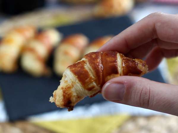 Puff pastry croissant dengan saus béchamel, ham dan keju - Persiapan langkah 6