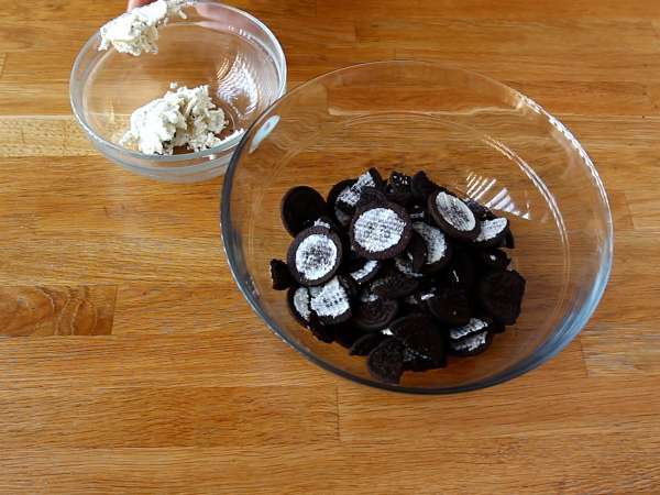 Kue Oreo hanya dengan 3 bahan, siap dalam 6 menit di dalam microwave! - Persiapan langkah 1