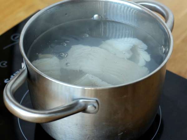 Bacalhau à Brás, resep tradisional Portugis yang mudah dan lezat - Persiapan langkah 1