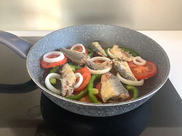 Rebusan sarden yang mudah dan murah - Persiapan langkah 1