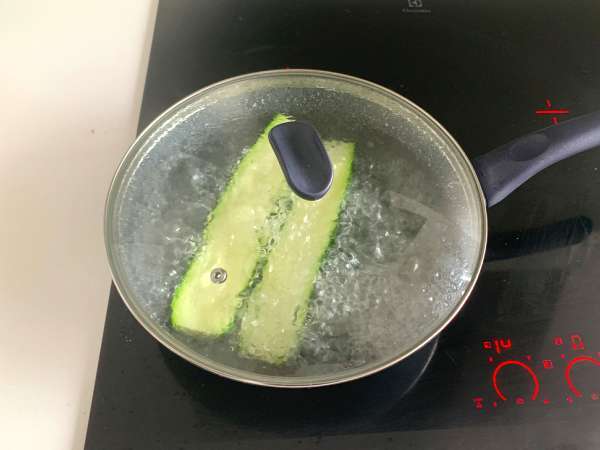 Bagaimana cara membuat cukini yang diisi dengan sarden? - Persiapan langkah 1