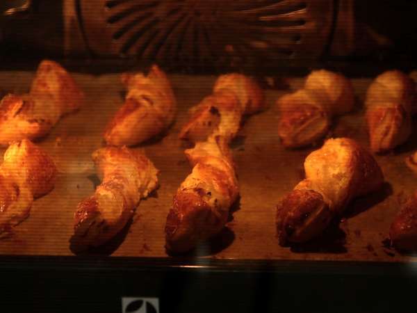 Puff pastry dengan keju dan peterseli: suatu keharusan untuk minuman beralkohol - Persiapan langkah 5