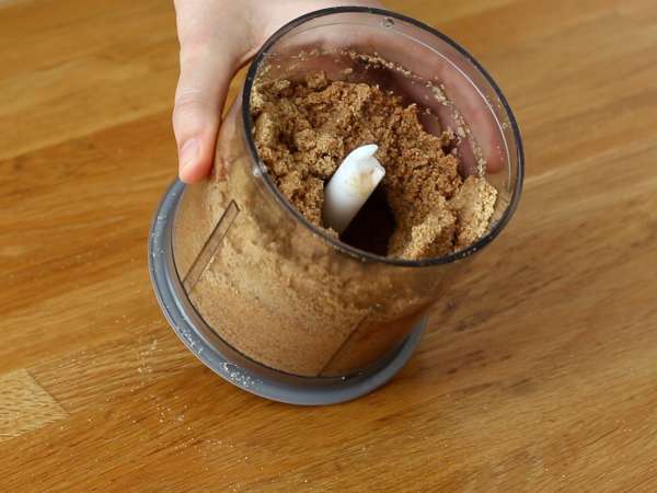 Kue keju ala Snickers yang sangat lezat - Persiapan langkah 1