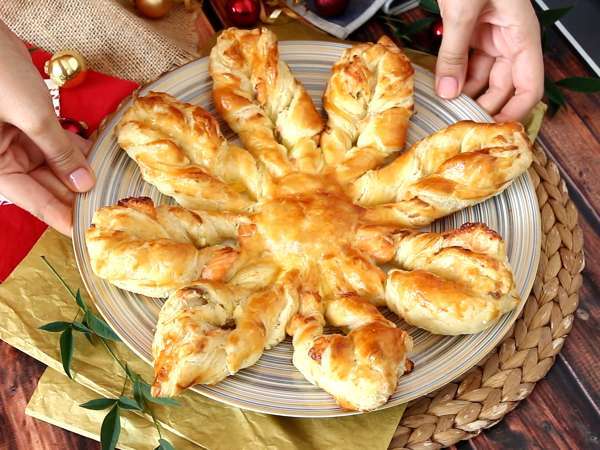 Pastri bersisik dengan salmon dan fromage frais, cocok untuk camilan sebagai minuman beralkohol - Persiapan langkah 8