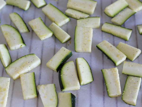Bagaimana cara memasak cukini di dalam oven? - Persiapan langkah 2