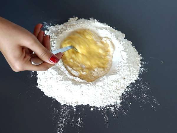 Caramelle, ravioli berbentuk permen dengan isian labu dan ricotta - Persiapan langkah 2