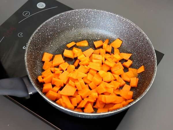 Caramelle, ravioli berbentuk permen dengan isian labu dan ricotta - Persiapan langkah 4